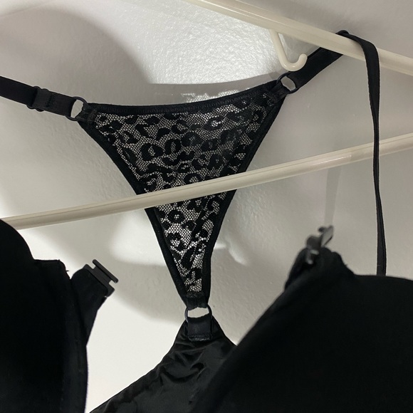 Victoria Secret Push Up Bra - 32A - Picture 5 of 5